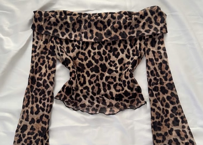 سوزنک (شجری) در برج ماندگار